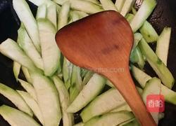 丝瓜炒面筋的做法图解3