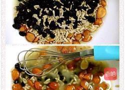 小麦胚芽坚果戚风蛋糕的做法图解5