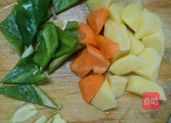 土豆焖排骨的做法图解2