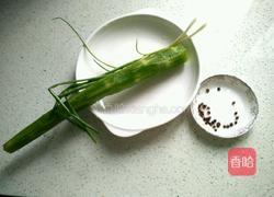 椒香莴苣的做法图解1