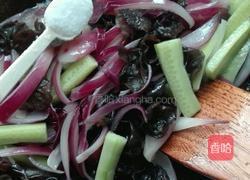 洋葱木耳炒黄瓜的做法图解10