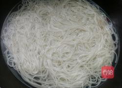 家常拌米粉的做法图解2