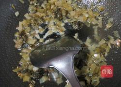 酸菜肉片的做法图解2