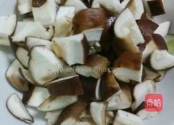 青椒炒香菇的做法图解2