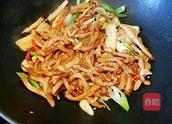 干煸肉丝杏鲍菇的做法图解7