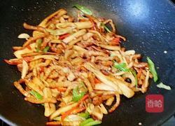 干煸肉丝杏鲍菇的做法图解8