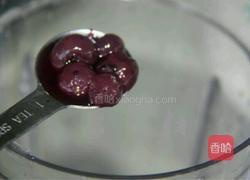 蓝莓香蕉味奶昔的做法图解1