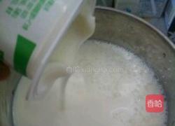 蓝莓香蕉味奶昔的做法图解4