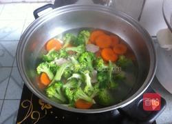 清煮西兰花胡萝卜的做法图解3