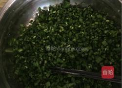 韭菜鸡蛋饺子的做法图解1