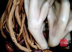 茶树菇炖鸭掌的做法图解4