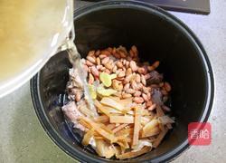 鱿鱼干花生排骨汤的做法图解6