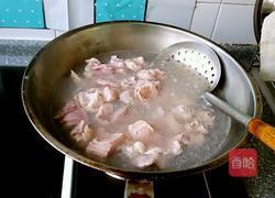 清汤羊肉萝卜煲的做法图解2