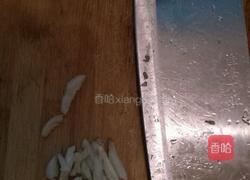 花菜炒肉肠的做法图解1