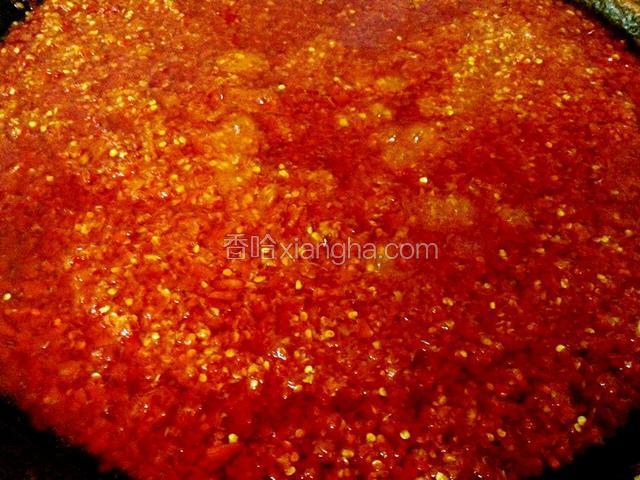 小火熬煮30分钟,期间要不停的搅拌,以免糊底.