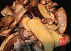 五花肉焖冬菇的做法图解3