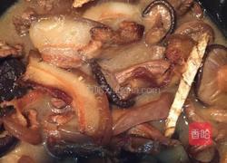 五花肉焖冬菇的做法图解5