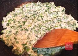 香煎韭菜饼的做法图解6