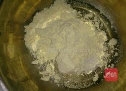 芝麻玉蕉蛋糕的做法图解2