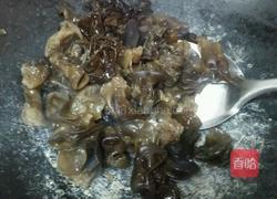 胡萝卜木耳炒猪肉的做法图解4
