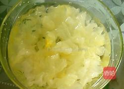 银耳雪梨羹的做法图解2