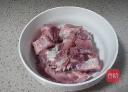 海带排骨汤的做法图解1