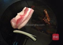 蒜泥白肉的做法图解1