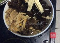 炒木耳腐竹黄花菜的做法图解1