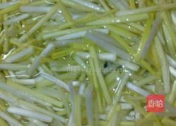 蒜黄炒肉丝的做法图解1