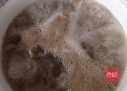 白萝卜清炖排骨汤的做法图解3