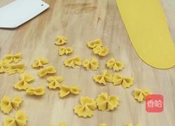 三色蝴蝶面的做法图解5