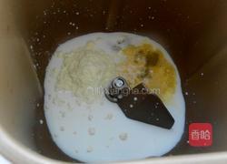 香酥面包的做法图解1