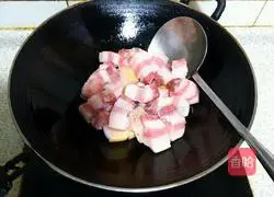 Illustration of how to cook pork belly with potatoes 5