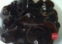 耗油木耳西兰花的做法图解2