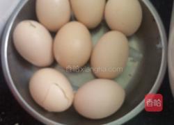 姜醋猪蹄蛋的做法图解3