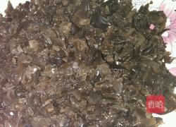 猪肉白菜木耳饺子的做法图解2