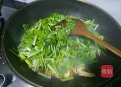 香菇炒香芹的做法图解6