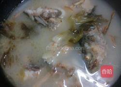 酸菜鲈鱼汤的做法图解4