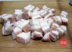 大白菜炖红烧肉的做法图解1