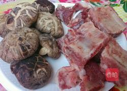 排骨香菇汤的做法图解1