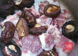 排骨香菇汤的做法图解2