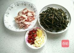 五花肉烧干豆角的做法图解1