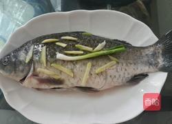 清蒸白鲫鱼的做法图解2