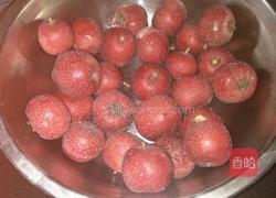 冰糖蒸红果的做法图解1