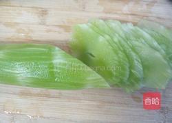 蚝油炒莴笋的做法图解2