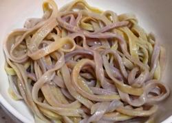 彩虹条纹面条