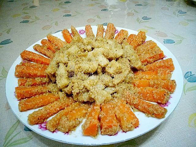 至胡萝卜和莲藕酥烂即可出锅