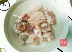 香菇煲排骨的做法图解1