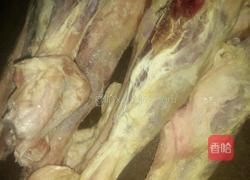 椒盐羊腿的做法图解1