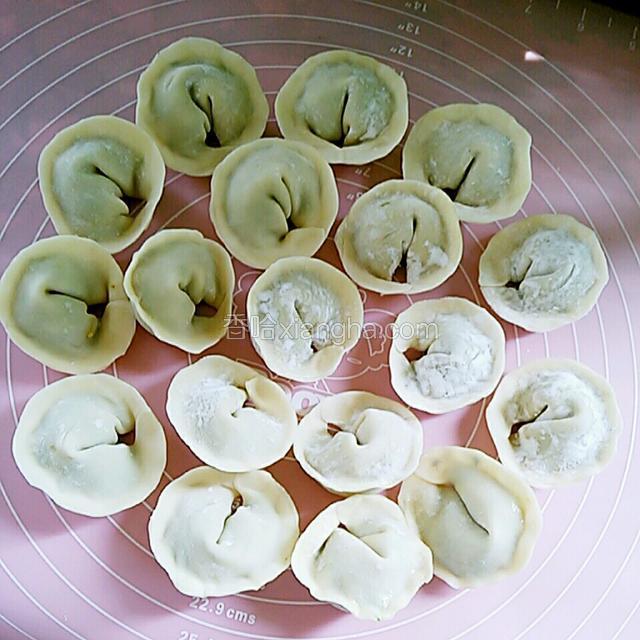 包好的饺子。